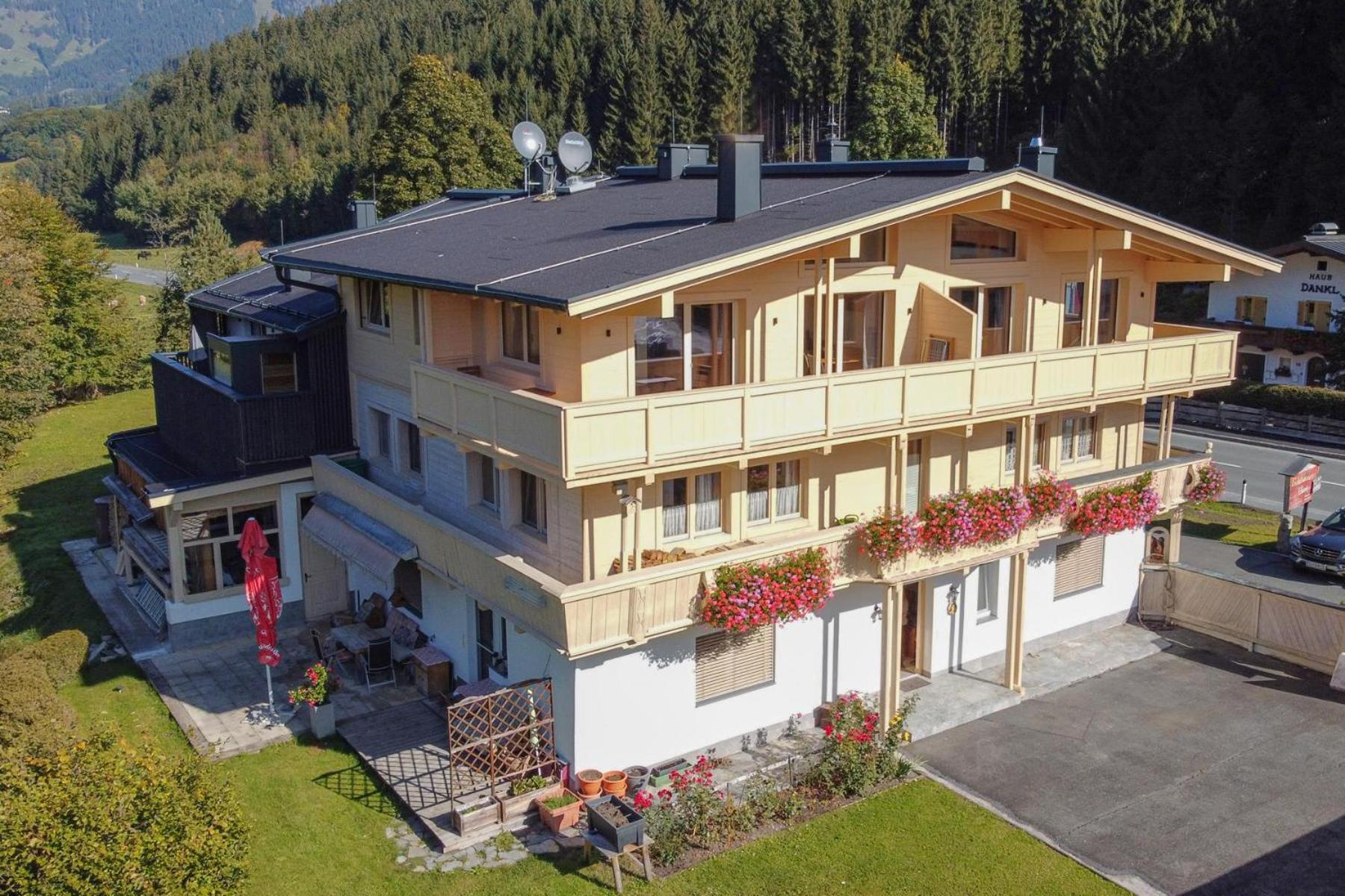 Alte Bildhauerei Apartment Aurach bei Kitzbuehel Exterior photo